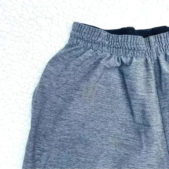 Adidas Gray Heathered V-Cut Elastic Waist Athletic Shorts Size M - Picture 3 of 10